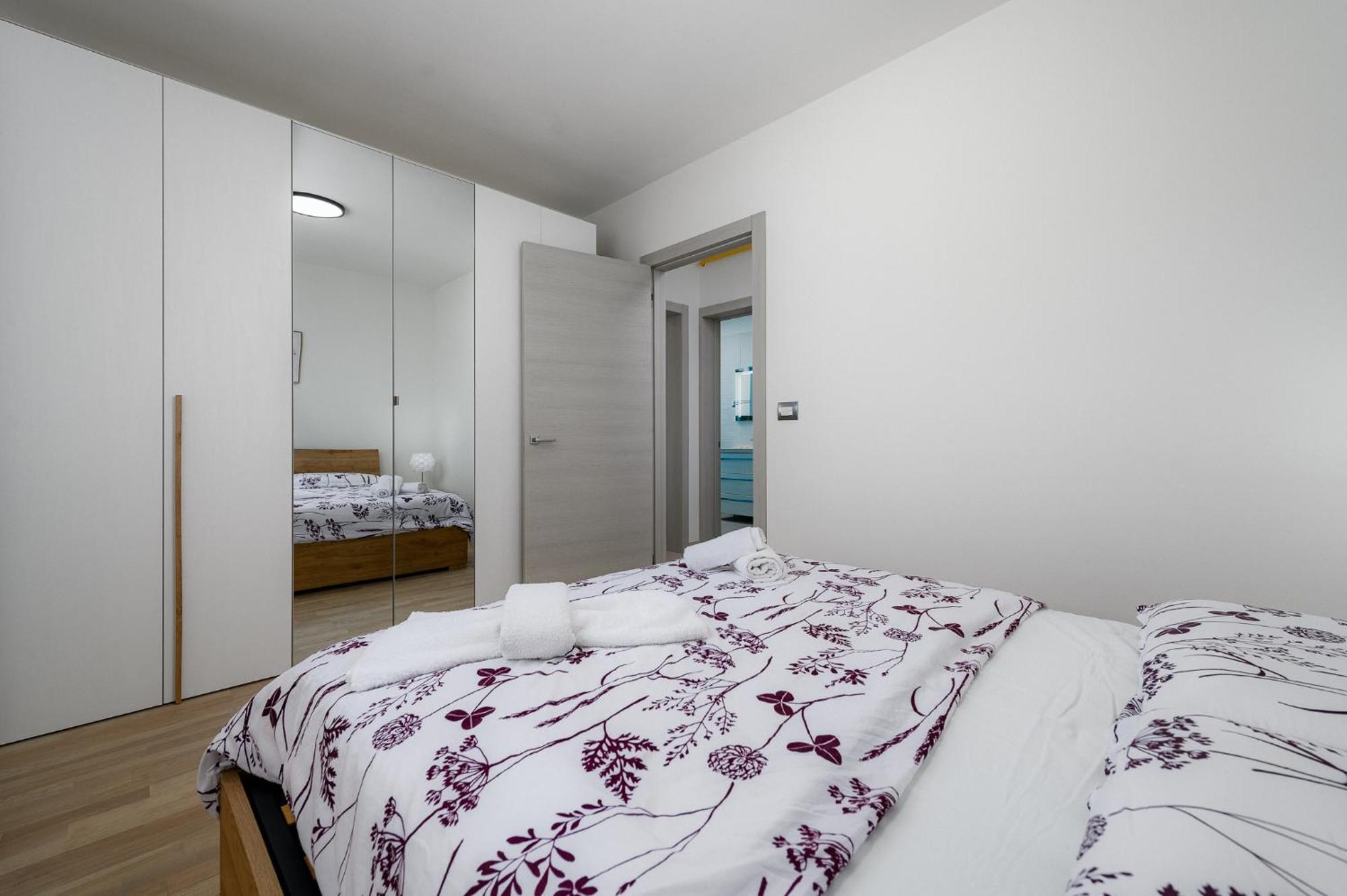 Stancija Amorozo 5 - Apartment N. 7 Πόρετς Εξωτερικό φωτογραφία
