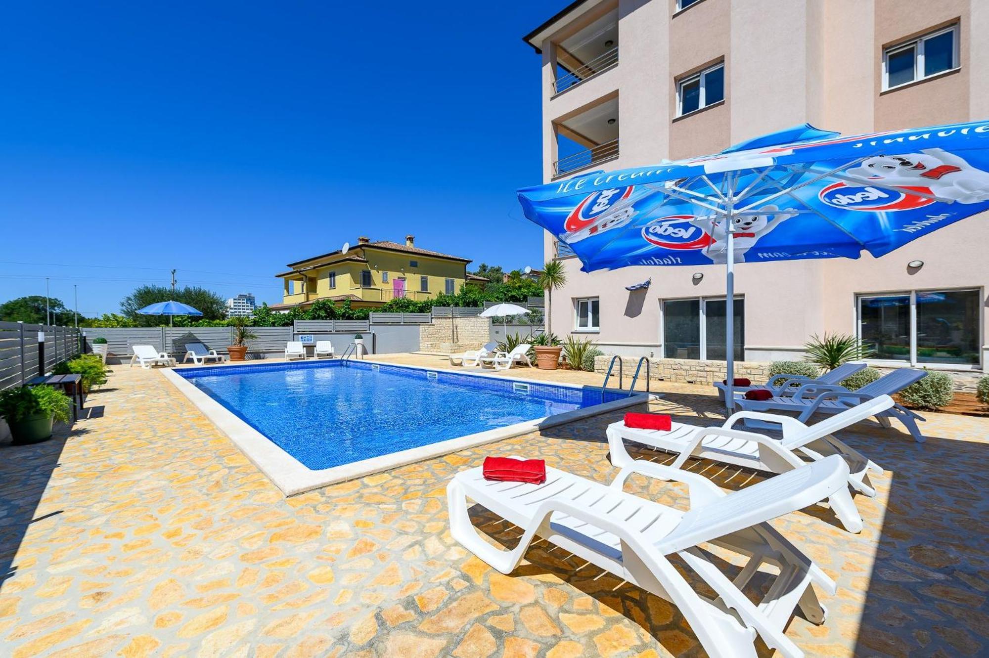 Stancija Amorozo 5 - Apartment N. 7 Πόρετς Εξωτερικό φωτογραφία